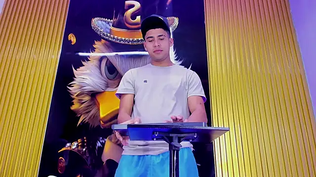 Play boys Hot2 online show from November 7, 2025, 12:10 pm