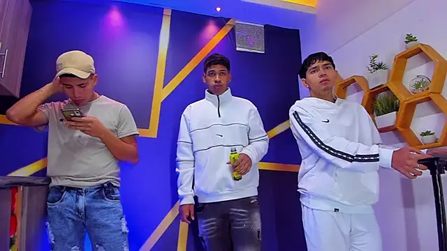 Play boys Hot2 online show from October 5, 2025, 12:18 pm