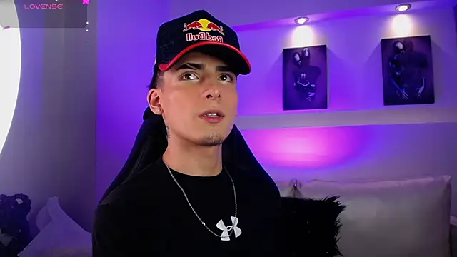 MateoMitchell online show from March 29, 2026, 4:47 am