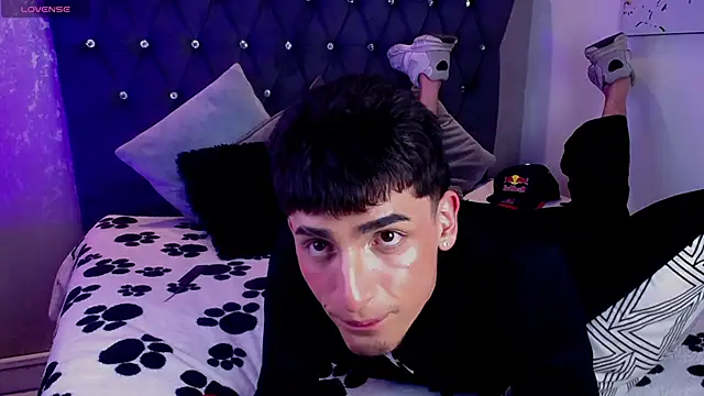 MateoMitchell online show from March 31, 2026, 3:52 am