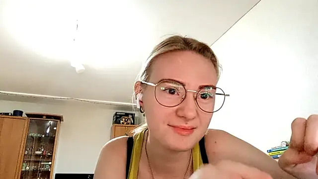  SwimmyGrl  online show from November 29, 2025, 1:11 pm