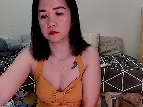 KissHott online show from May 10, 2026, 10:11 pm
