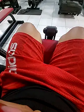 Snapshot of maxOliver12345 chatting on October 8, 2025, 12:01 am maxOliver12345 online show from October 8, 2025, 12:01 am