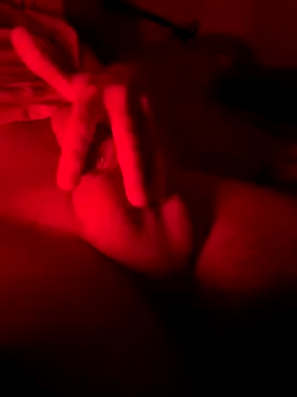 nieonixpeek19 online show from October 6, 2025, 5:35 pm