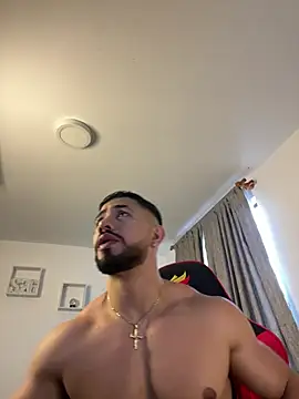 Ezzio Scolaro online show from March 19, 2026, 10:10 pm