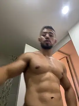 Ezzio Scolaro online show from April 10, 2026, 11:34 pm