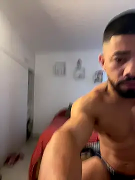 Ezzio Scolaro online show from November 16, 2025, 11:59 am