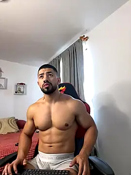 Ezzio Scolaro online show from November 12, 2025, 12:20 pm