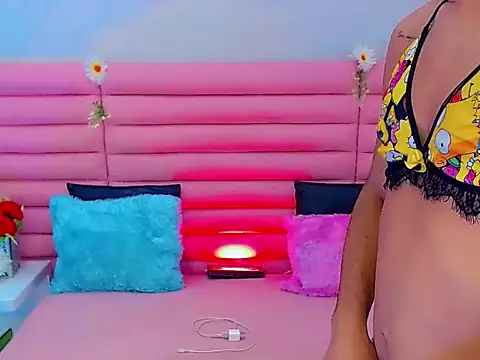 miss dania75 online show from November 12, 2025, 4:22 pm