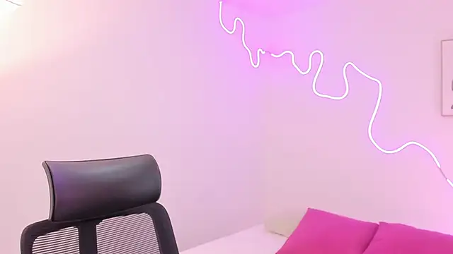 Sam Clark online show from November 4, 2025, 3:21 am