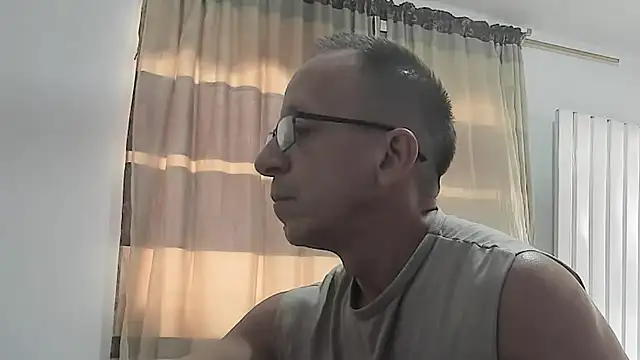 Snapshot of _axelking_ chatting on July 19, 2026, 6:48 pm axelking online show from July 19, 2026, 6:48 pm