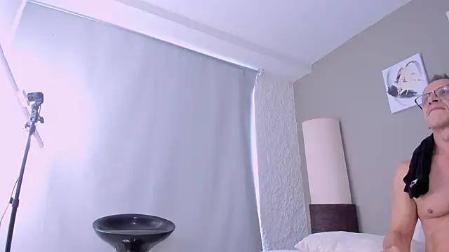  axelking  online show from October 9, 2025, 12:06 pm