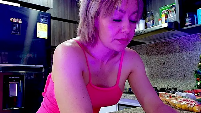 LADY S10 online show from November 14, 2025, 10:24 pm