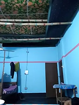 mfrboss1 online show from April 16, 2026, 9:26 pm