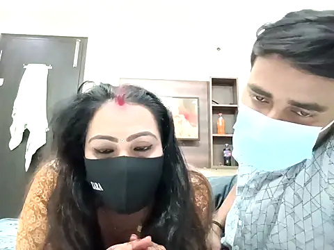 Snapshot of horny_milf_couple chatting on October 10, 2025, 6:20 pm horny milf couple online show from October 10, 2025, 6:20 pm