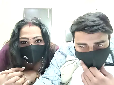 Snapshot of horny_milf_couple chatting on November 23, 2025, 5:56 pm horny milf couple online show from November 23, 2025, 5:56 pm