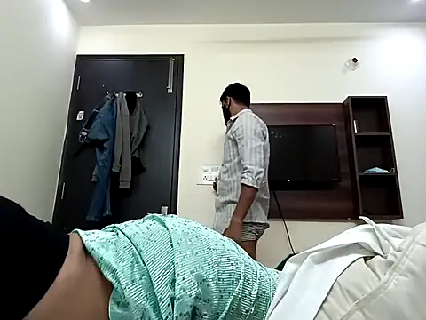 Snapshot of horny_milf_couple chatting on November 13, 2025, 6:23 pm horny milf couple online show from November 13, 2025, 6:23 pm