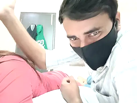 Snapshot of horny_milf_couple chatting on November 12, 2025, 6:12 pm horny milf couple online show from November 12, 2025, 6:12 pm