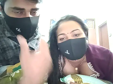 Snapshot of horny_milf_couple chatting on October 19, 2025, 4:32 pm horny milf couple online show from October 19, 2025, 4:32 pm