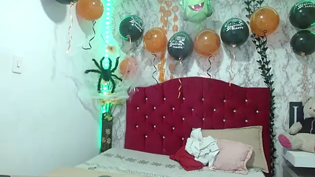 DannaLanegra2 online show from October 29, 2025, 5:23 pm