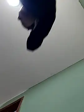  issy online show from January 9, 2026, 1:12 am