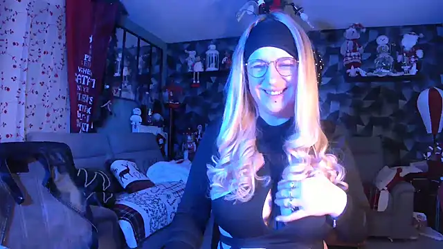 Delichieuse5 online show from December 27, 2024, 8:39 pm