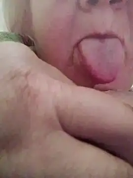 LusiyaGold5 online show from January 9, 2026, 11:00 pm