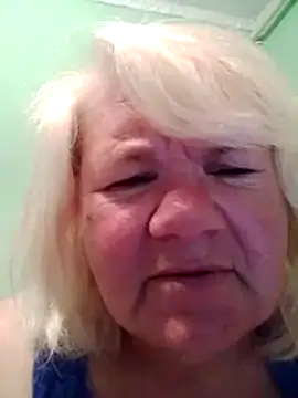 Snapshot of LusiyaGold5 chatting on July 2, 2026, 9:32 pm LusiyaGold5 online show from July 2, 2026, 9:32 pm