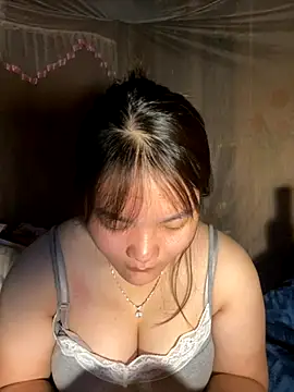 Snapshot of Beautiful-light22 chatting on November 1, 2025, 12:39 am Beautiful-light22 online show from November 1, 2025, 12:39 am