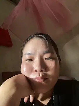 Snapshot of Beautiful-light22 chatting on October 17, 2025, 4:27 am Beautiful-light22 online show from October 17, 2025, 4:27 am