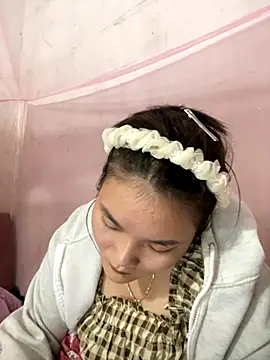 Snapshot of Beautiful-light22 chatting on November 18, 2025, 12:30 pm Beautiful-light22 online show from November 18, 2025, 12:30 pm