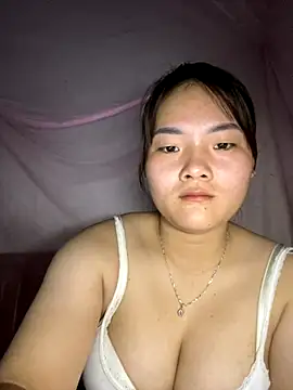 Snapshot of Beautiful-light22 chatting on November 17, 2025, 1:09 am Beautiful-light22 online show from November 17, 2025, 1:09 am