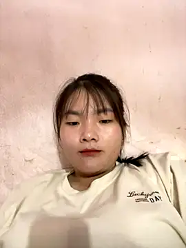 Snapshot of Beautiful-light22 chatting on October 23, 2025, 2:10 am Beautiful-light22 online show from October 23, 2025, 2:10 am