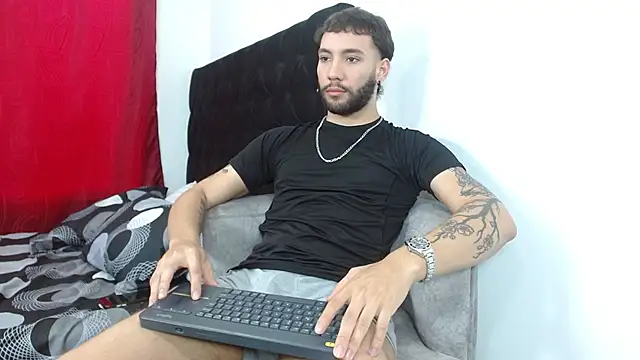 angel kyrozz online show from October 23, 2025, 7:23 pm