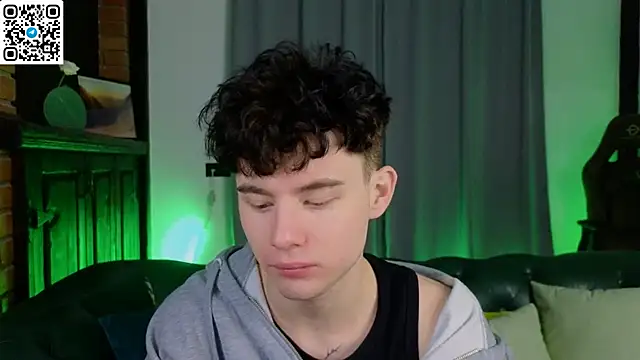 Snapshot of Cute_Mike chatting on February 28, 2026, 12:27 pm Cute Mike online show from February 28, 2026, 12:27 pm