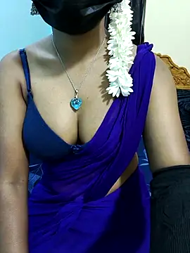 Snapshot of Chennai-couples chatting on December 15, 2025, 2:45 pm Chennai-couples online show from December 15, 2025, 2:45 pm