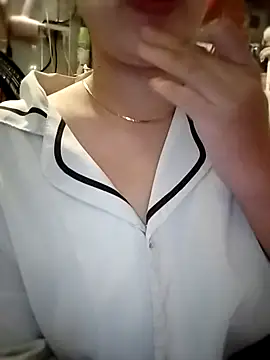 Babyloudi online show from November 18, 2025, 4:49 am