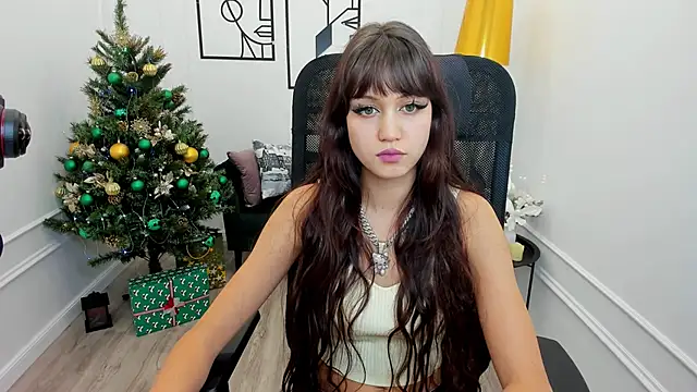 TiffanyYounge online show from December 17, 2025, 11:15 am