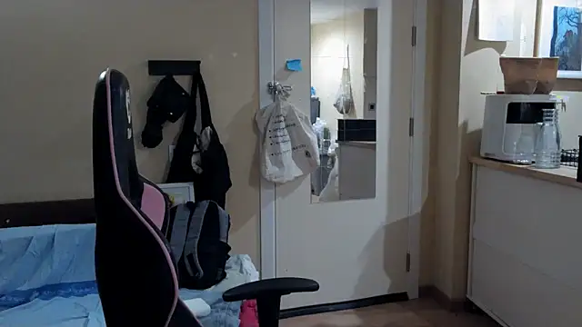 junokun22 online show from October 9, 2025, 6:08 pm