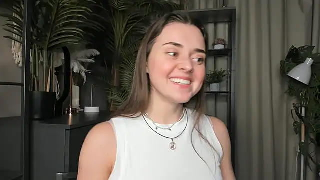 ThelmaJusto online show from November 21, 2025, 5:12 pm