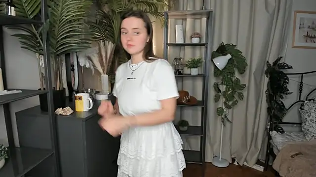 ThelmaJusto online show from October 19, 2025, 2:42 pm