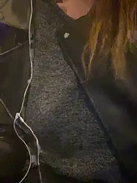 Snapshot of melisss2 chatting on November 27, 2025, 2:28 pm melisss2 online show from November 27, 2025, 2:28 pm