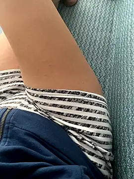 Snapshot of melisss2 chatting on November 19, 2025, 9:53 am melisss2 online show from November 19, 2025, 9:53 am