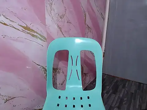 sexyloveee online show from December 3, 2025, 2:12 am