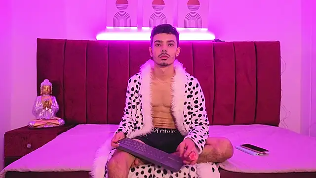 Timothe Evans online show from October 18, 2025, 10:01 pm