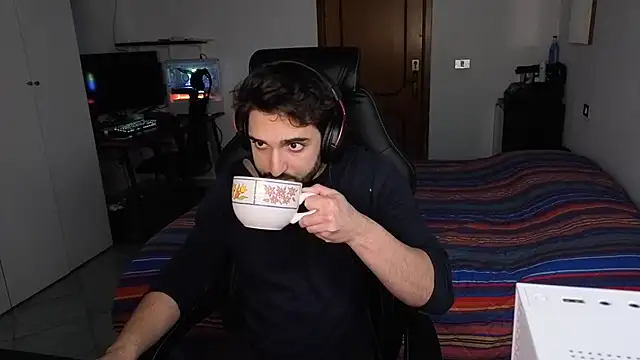 Al3xox02 online show from March 1, 2026, 7:36 pm