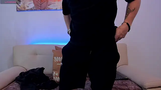 Leoo Miller online show from October 21, 2025, 8:19 pm