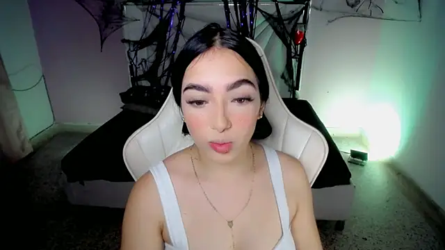 cielooo  online show from October 28, 2025, 8:19 pm