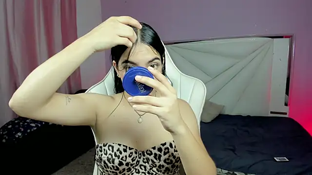 cielooo  online show from November 18, 2025, 8:56 pm