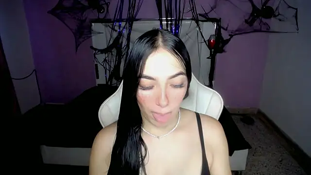 cielooo  online show from November 1, 2025, 8:36 pm